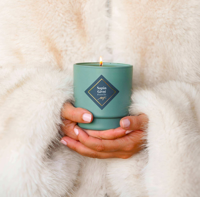 BOUGIE  SAPIN GIVRÉ 180G - MY JOLIE CANDLE  