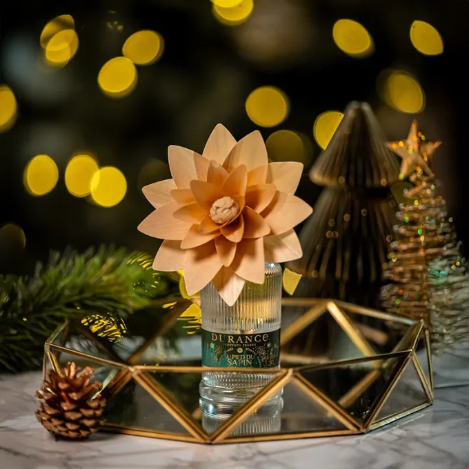 FLEUR PARFUMEE AU PIED DU SAPIN - DURANCE