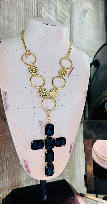 PENDENTIF CROIX CRISTAL NOIR