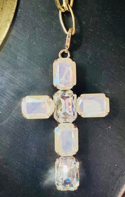 PENDENTIF CROIX BLANC ET CRISTAL